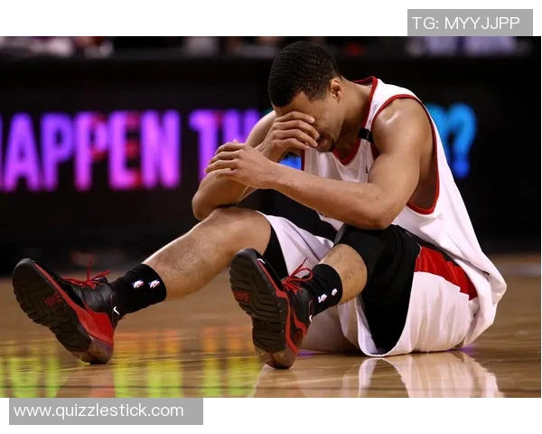 黄蜂与灰熊激战正酣球星对决引发球迷热议与期待